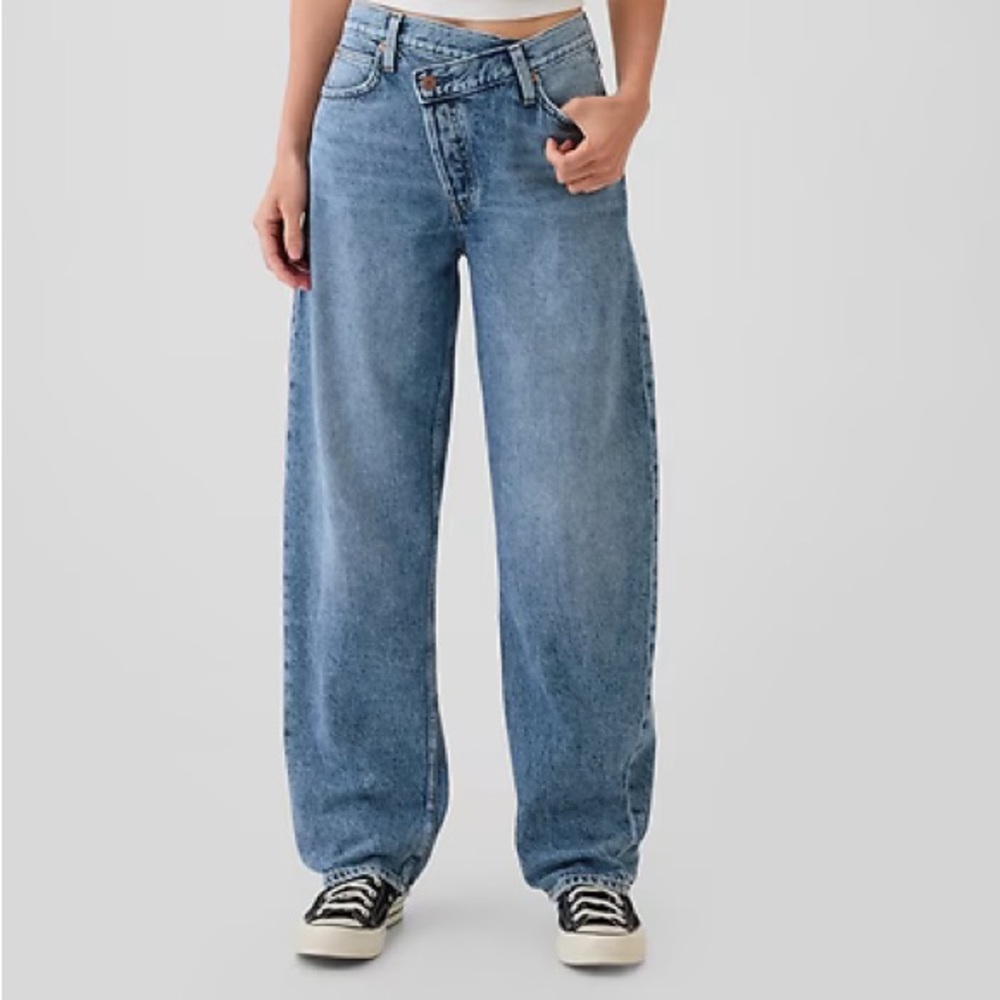 HIGH RISE CROSSOVER BARREL JEANS - GAP SIZE 32/14R